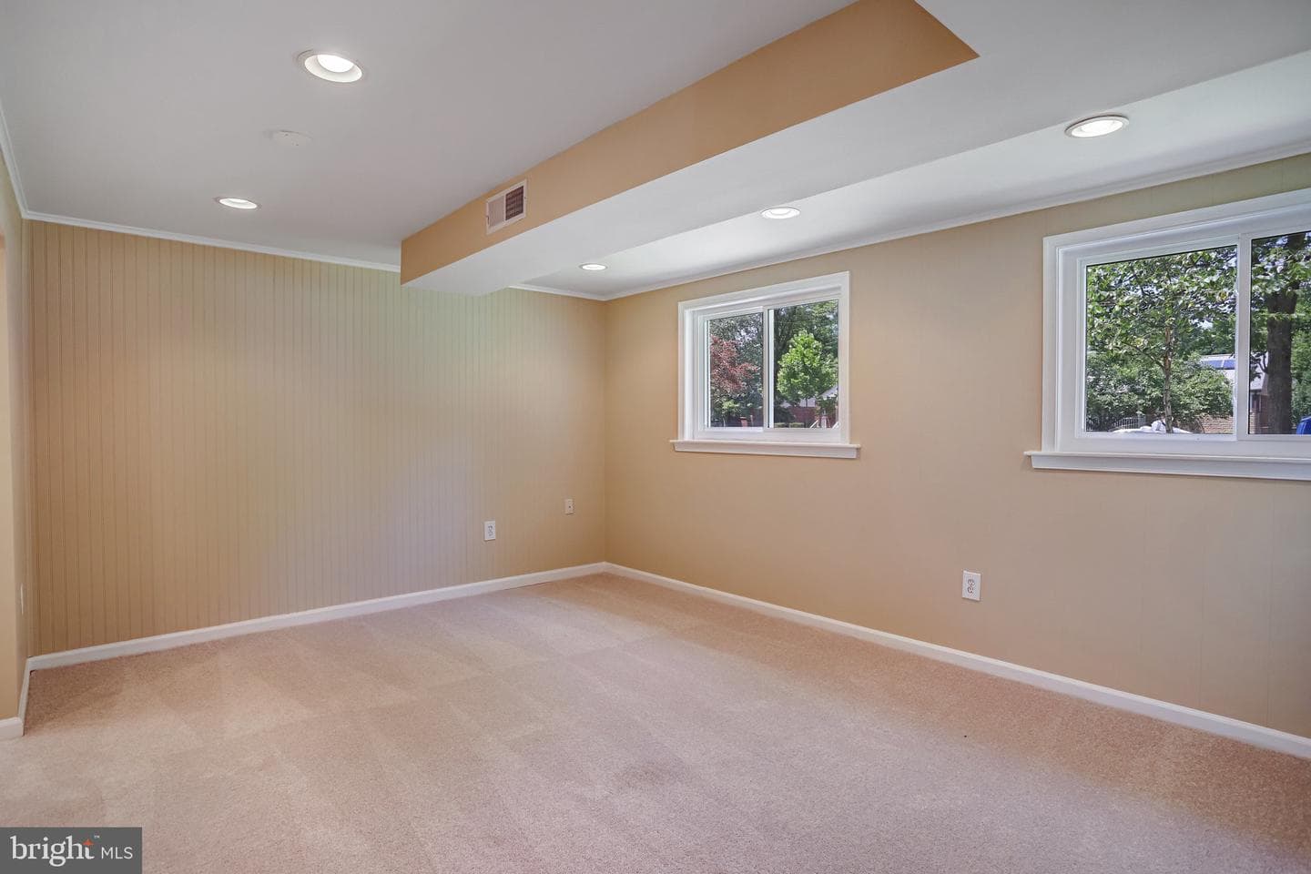 10713 Douglas Avenue photo 35
