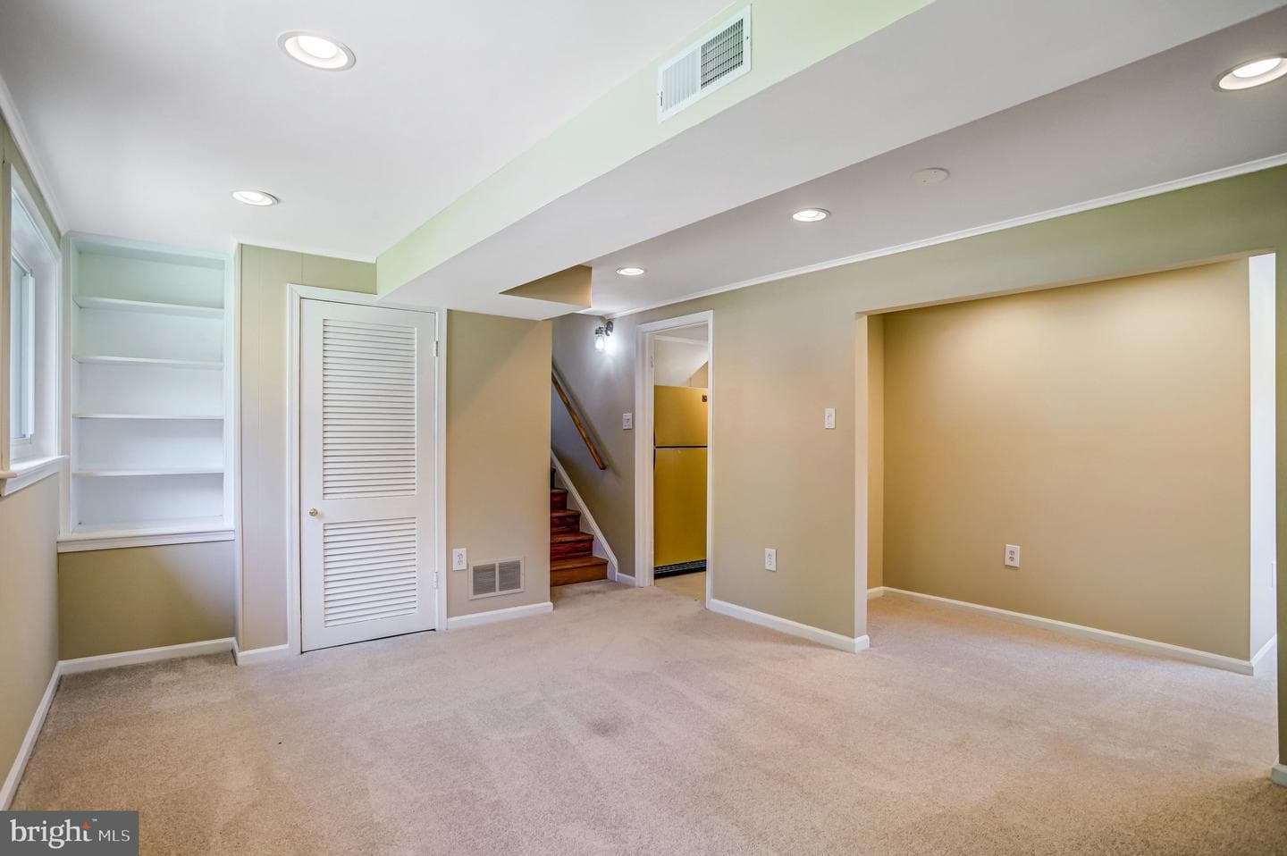 10713 Douglas Avenue photo 38