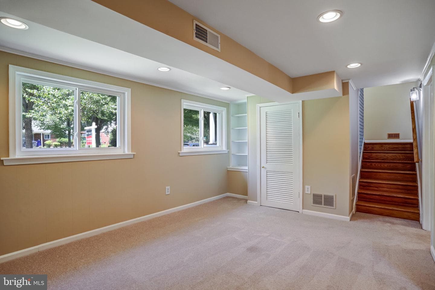 10713 Douglas Avenue photo 39