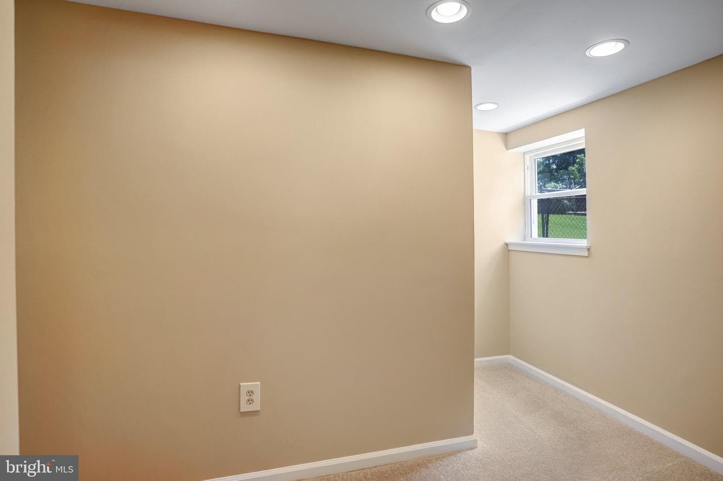 10713 Douglas Avenue photo 41