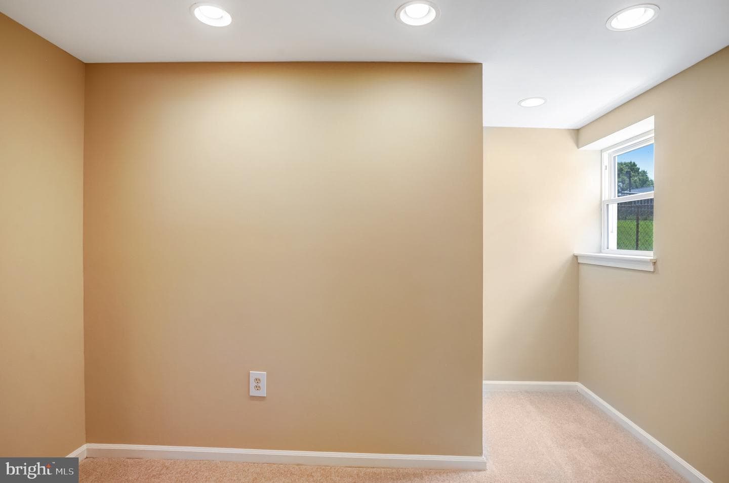 10713 Douglas Avenue photo 43