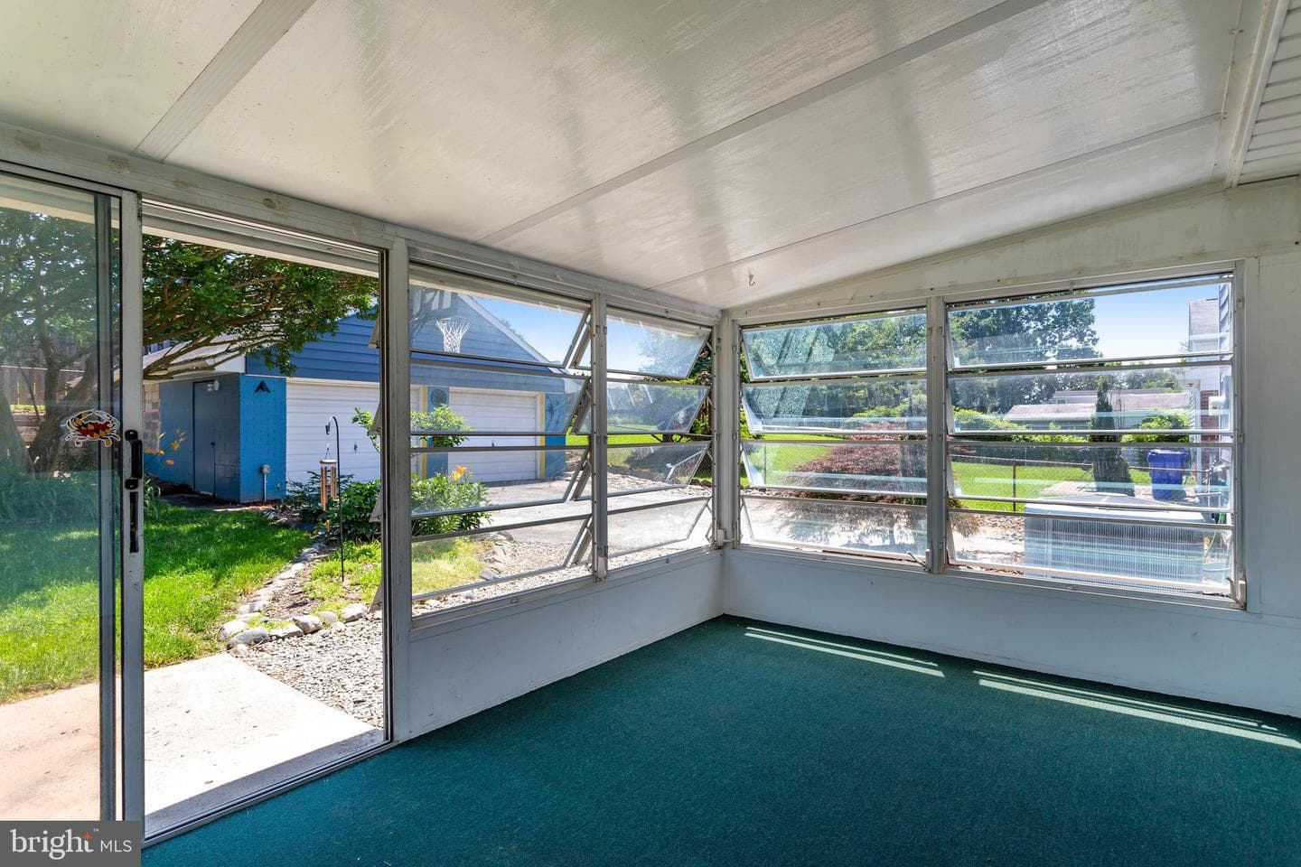 10713 Douglas Avenue photo 52