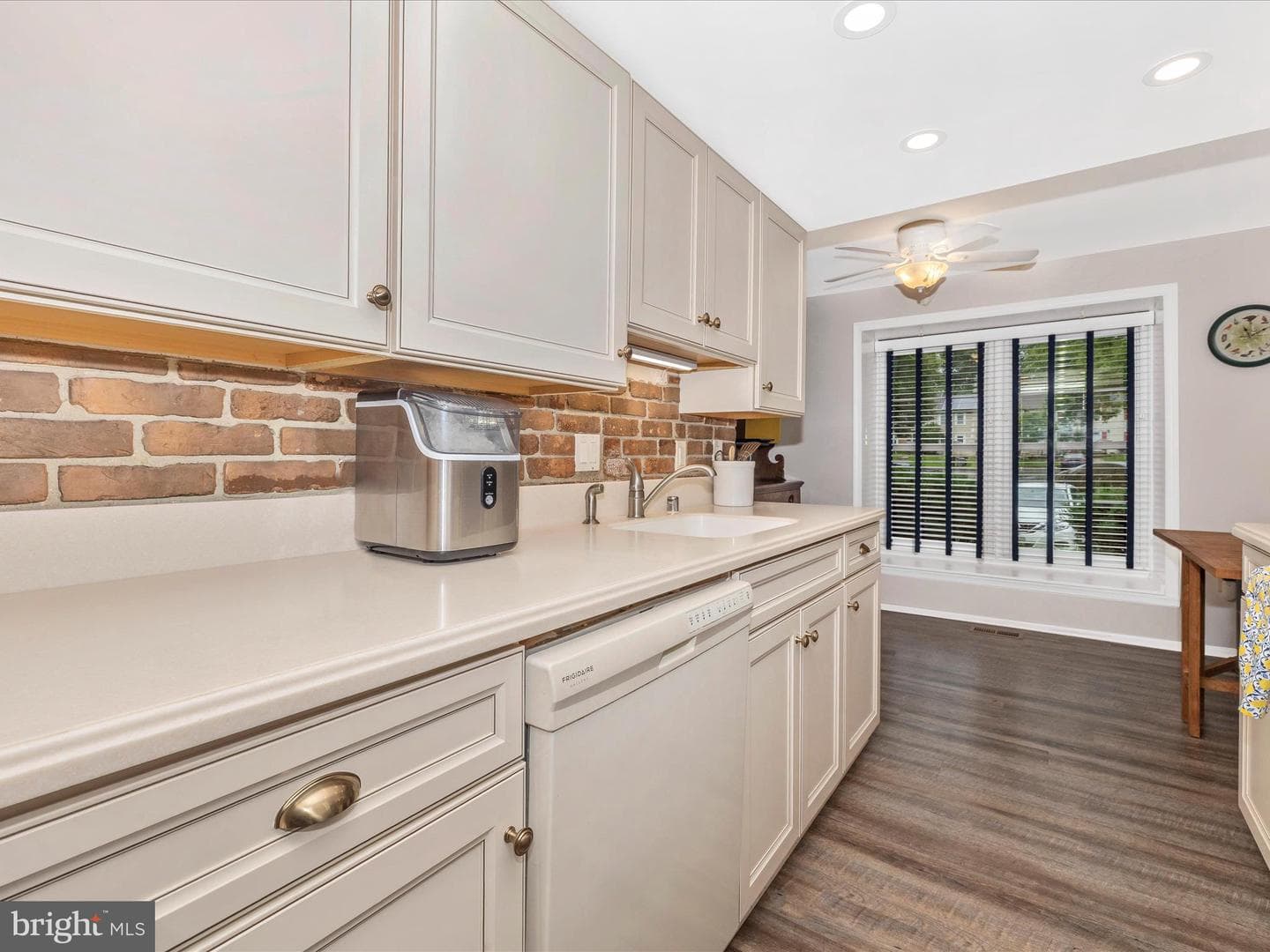 18105 Metz Drive photo 12