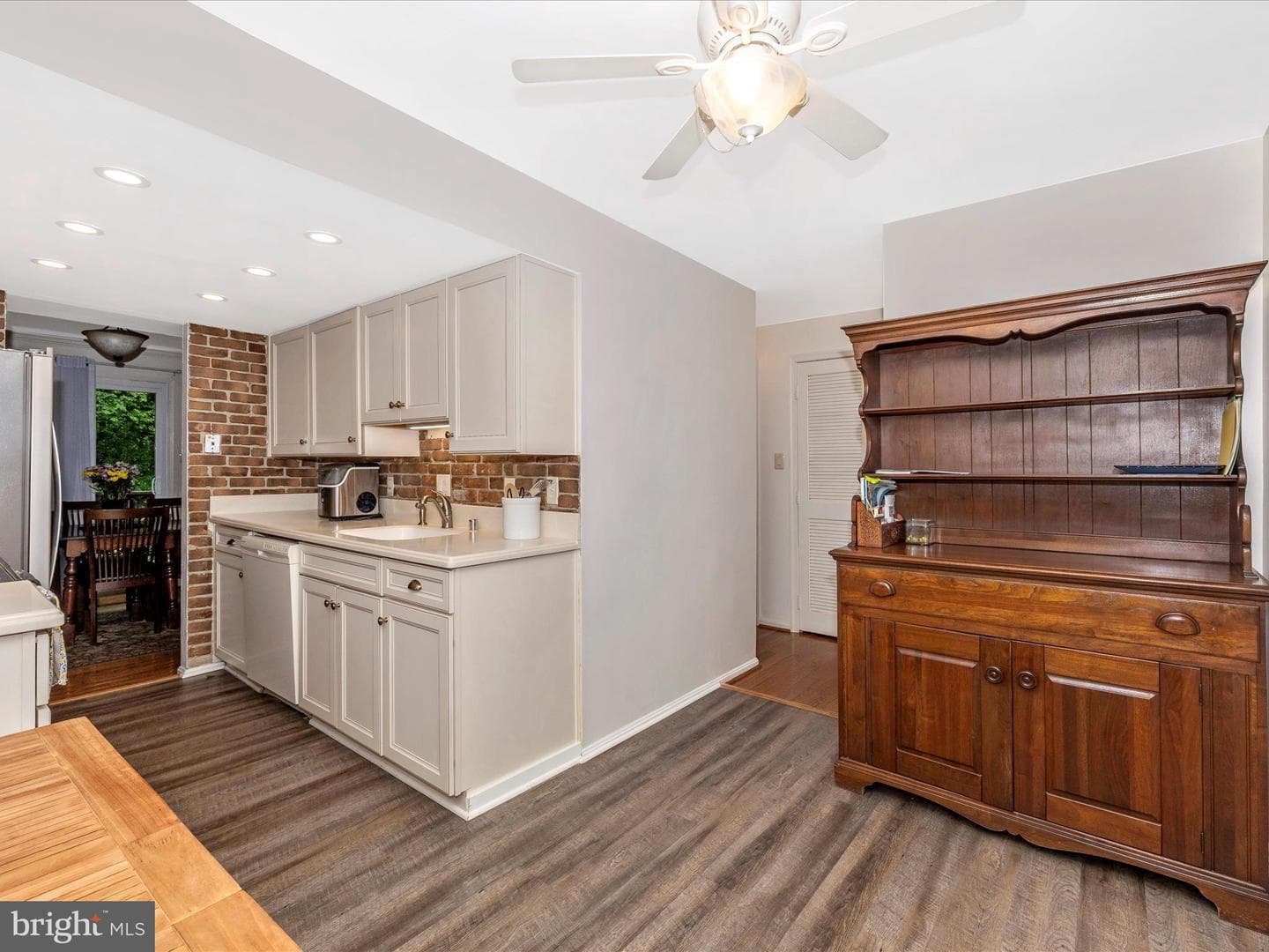 18105 Metz Drive photo 6