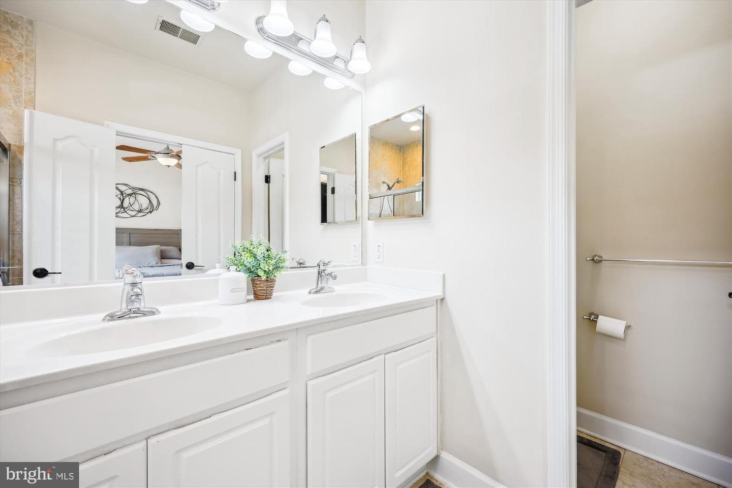 567 Pelican Avenue photo 32