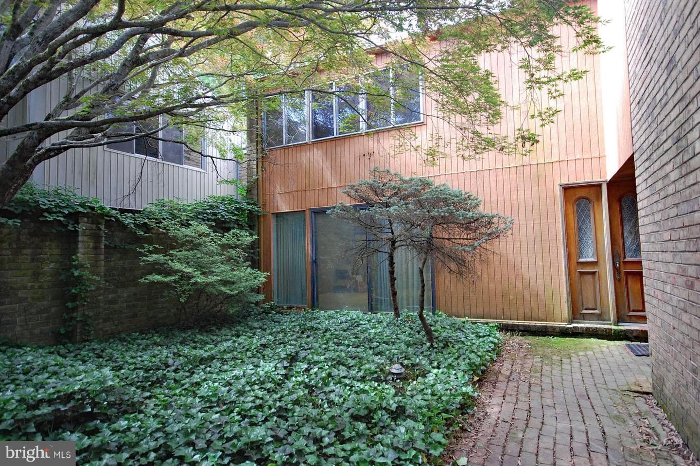 19104 Roman Way photo 5