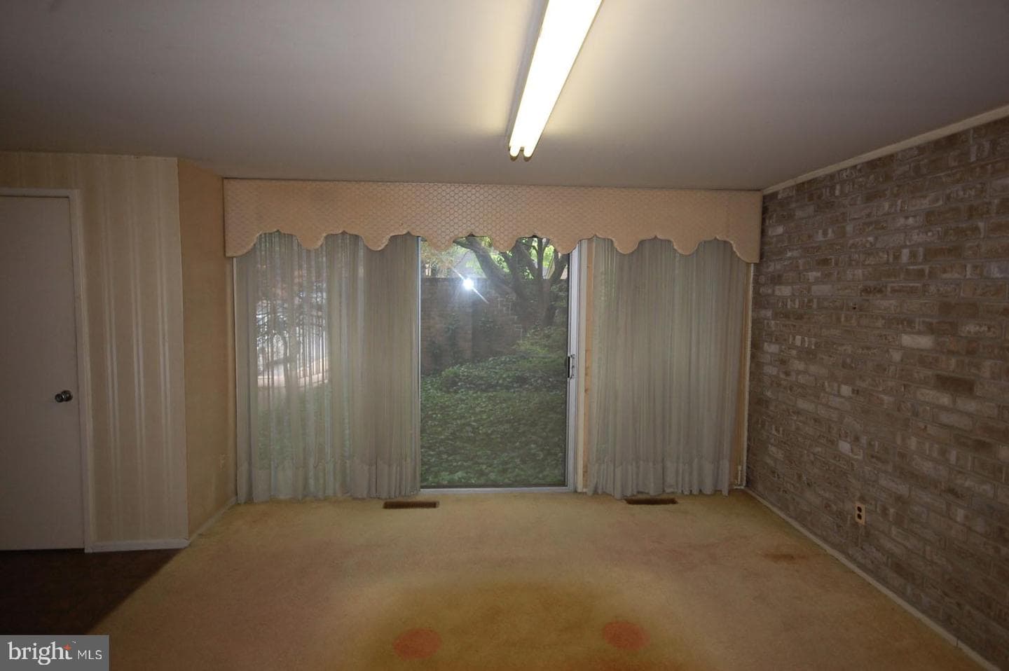 19104 Roman Way photo 7