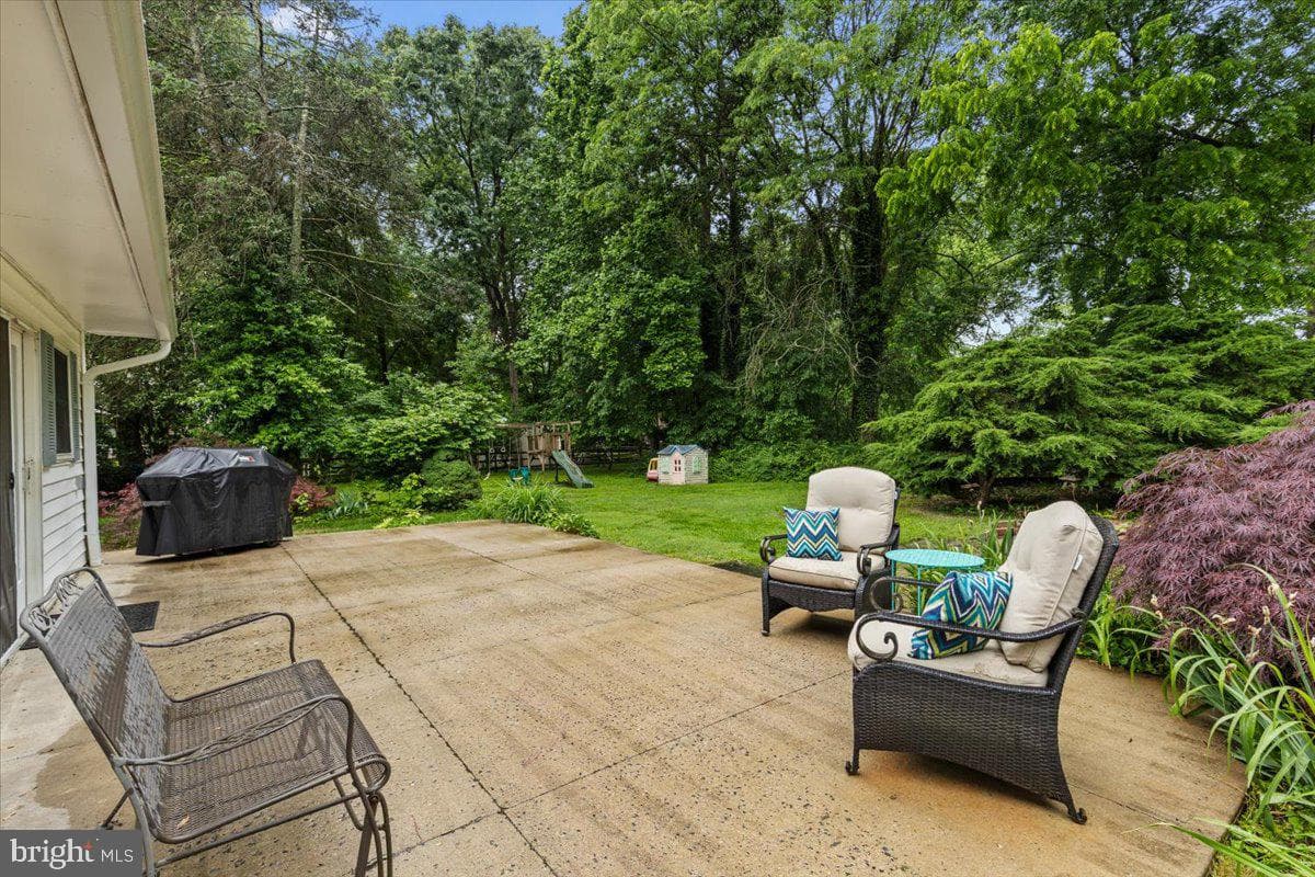 15118 Fairlawn Avenue photo 29