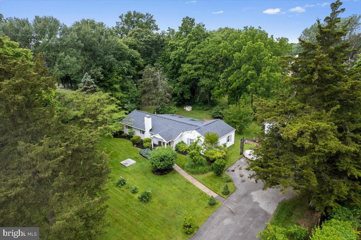 15118 Fairlawn Avenue photo 33