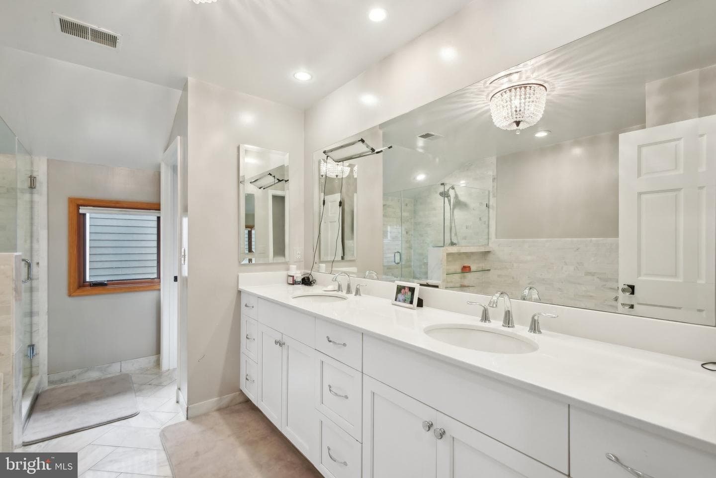 6036 Broad Street photo 16