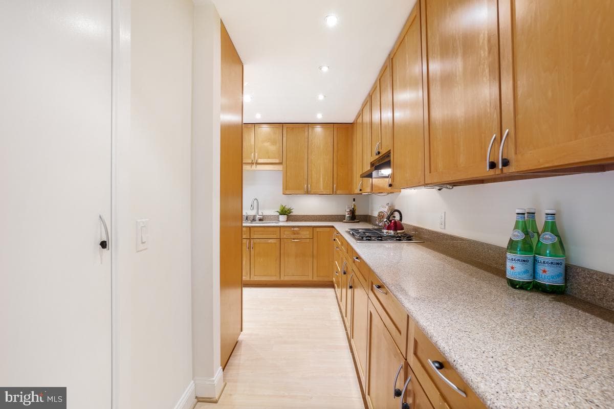 5225 Pooks Hill Road #520n photo 15