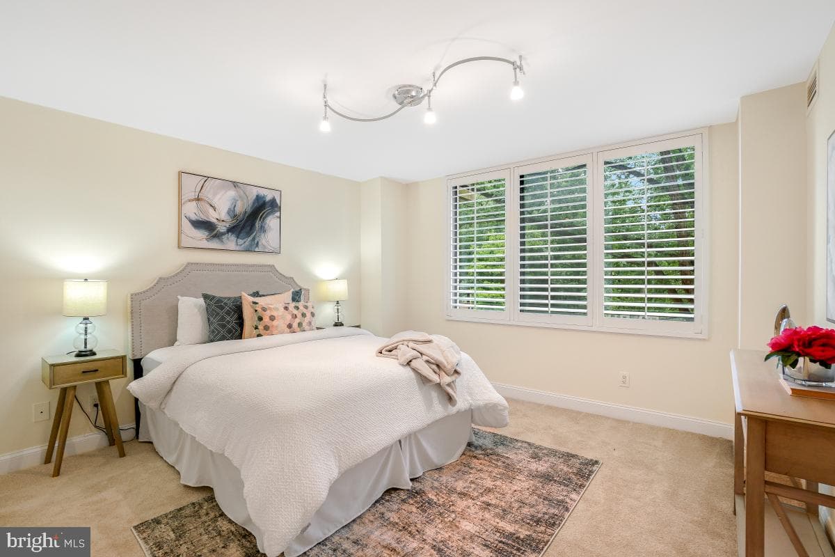 5225 Pooks Hill Road #520n photo 19