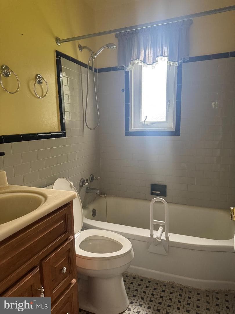 137 Fleetwood Terrace photo 5