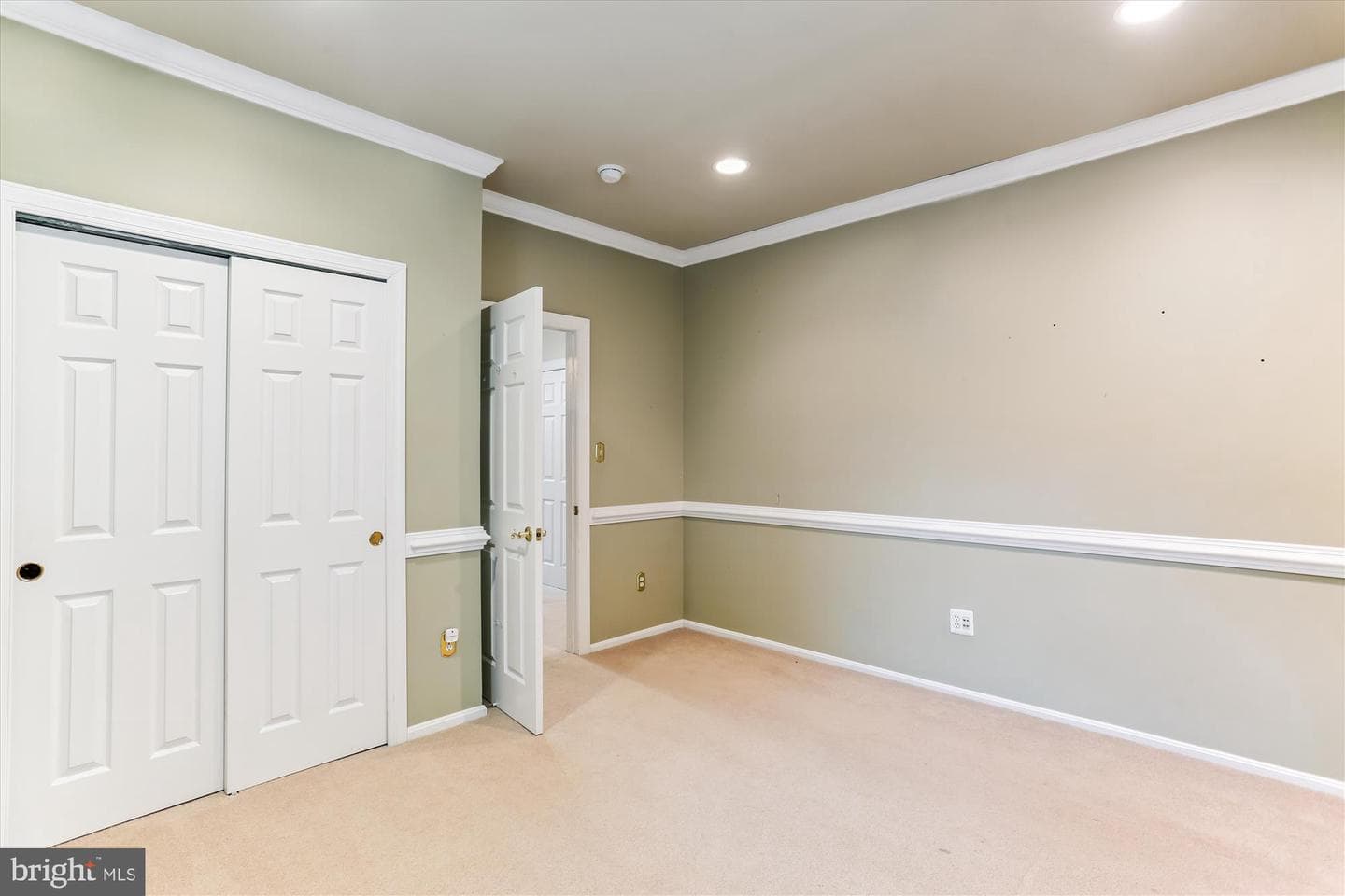 713 Bright Meadow Drive photo 34