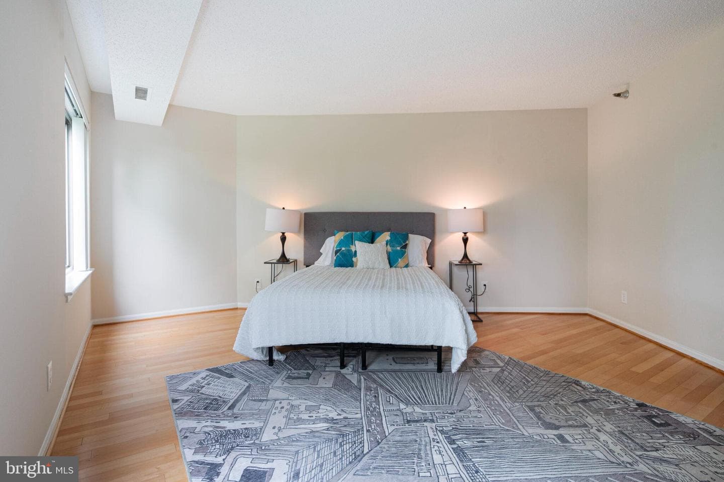 5802 Nicholson Lane #2-702 photo 27