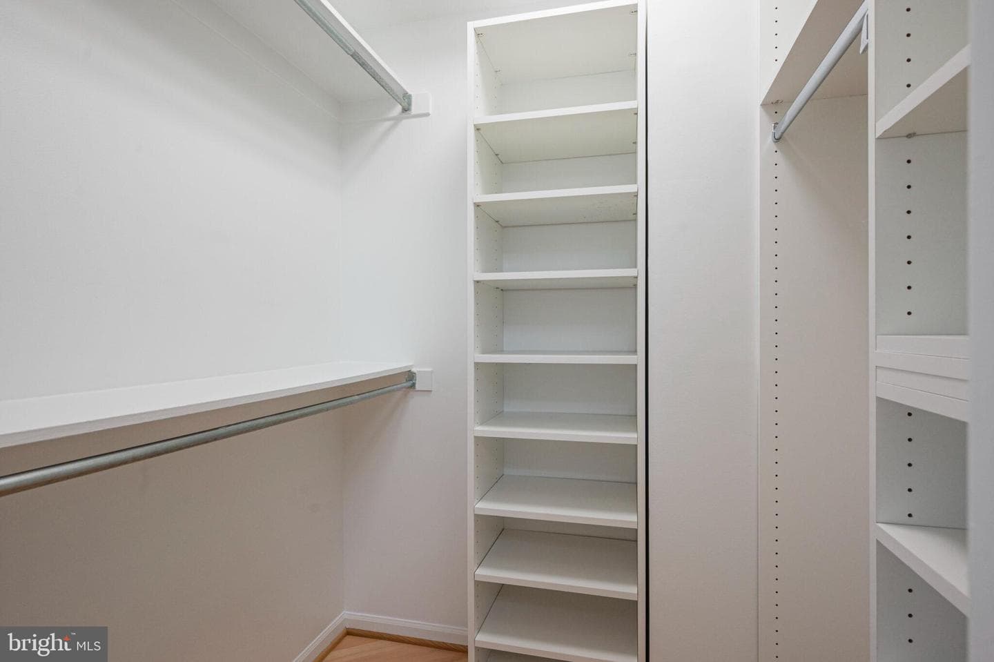 5802 Nicholson Lane #2-702 photo 33