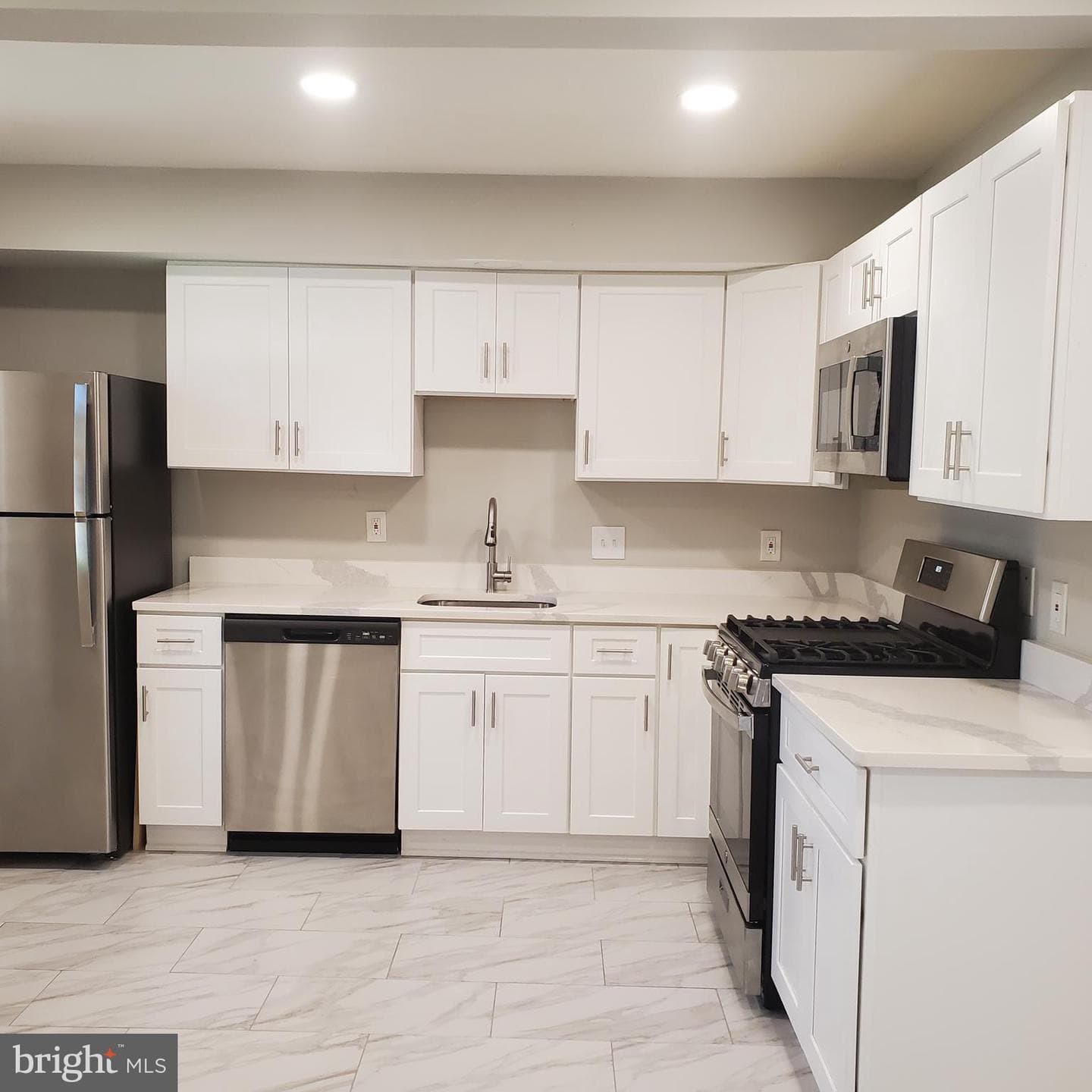 798 Quince Orchard Boulevard #798-101 photo 2
