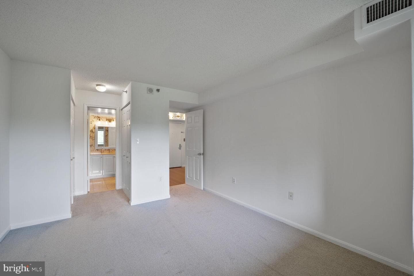 10101 Grosvenor #215 photo 11