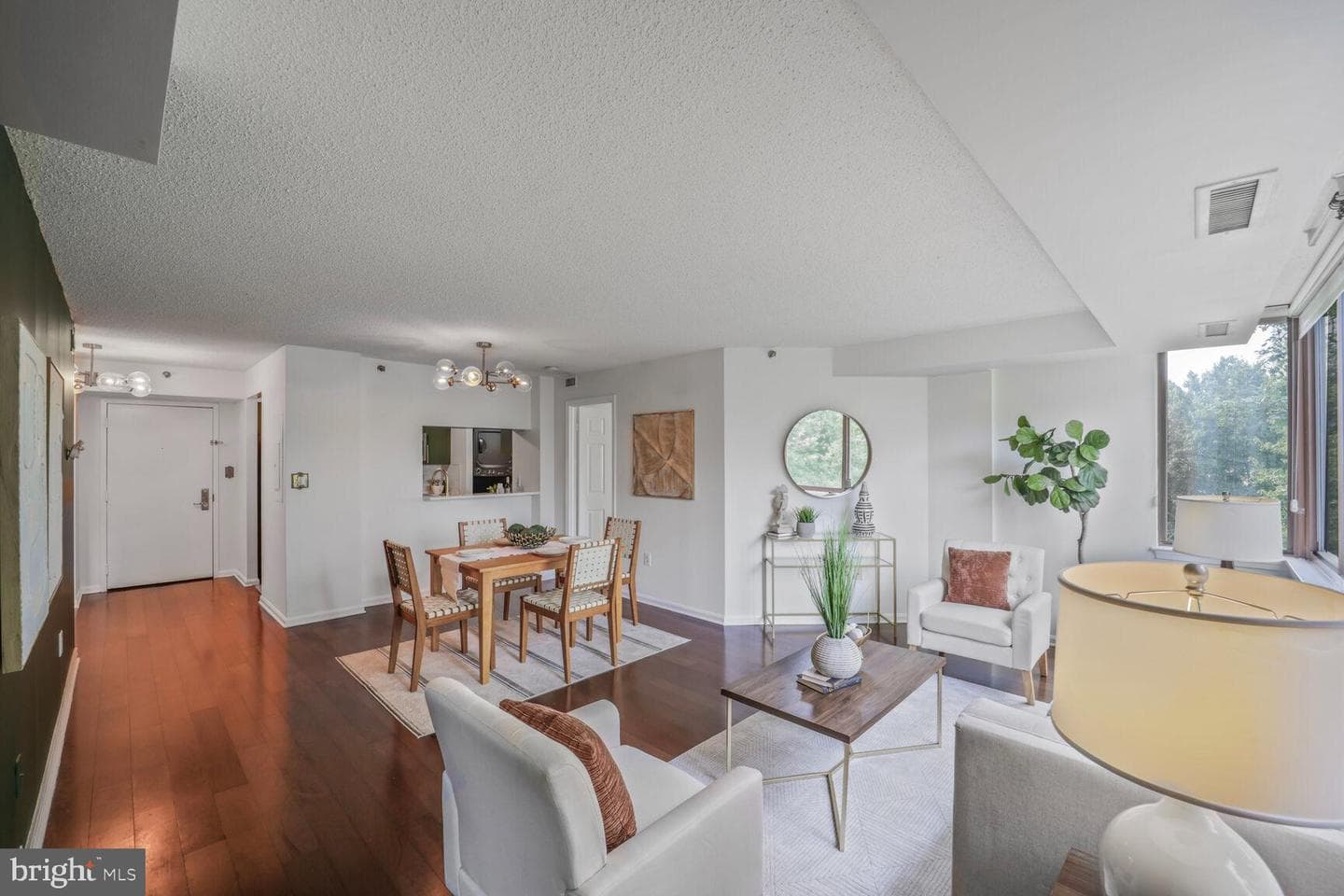 10101 Grosvenor #215 photo 2
