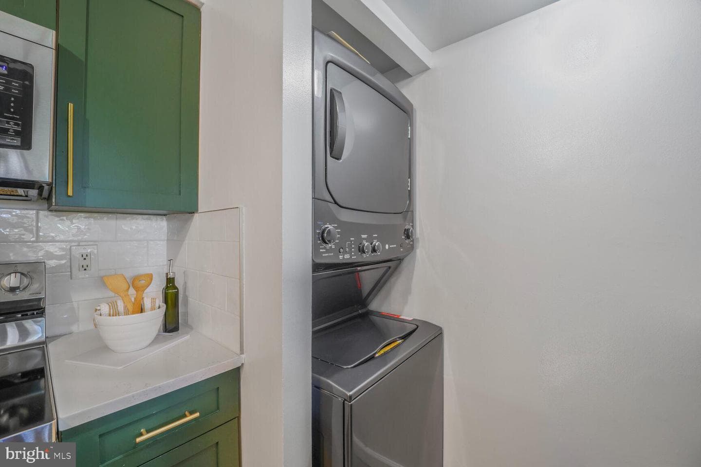 10101 Grosvenor #215 photo 5