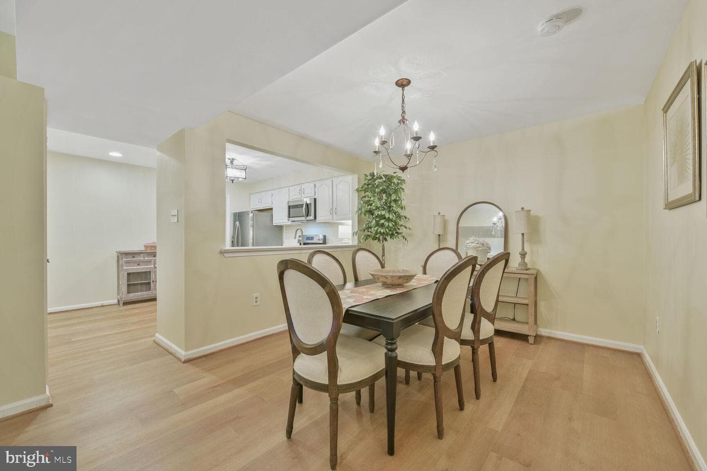 5810 Linden Square Court photo 15