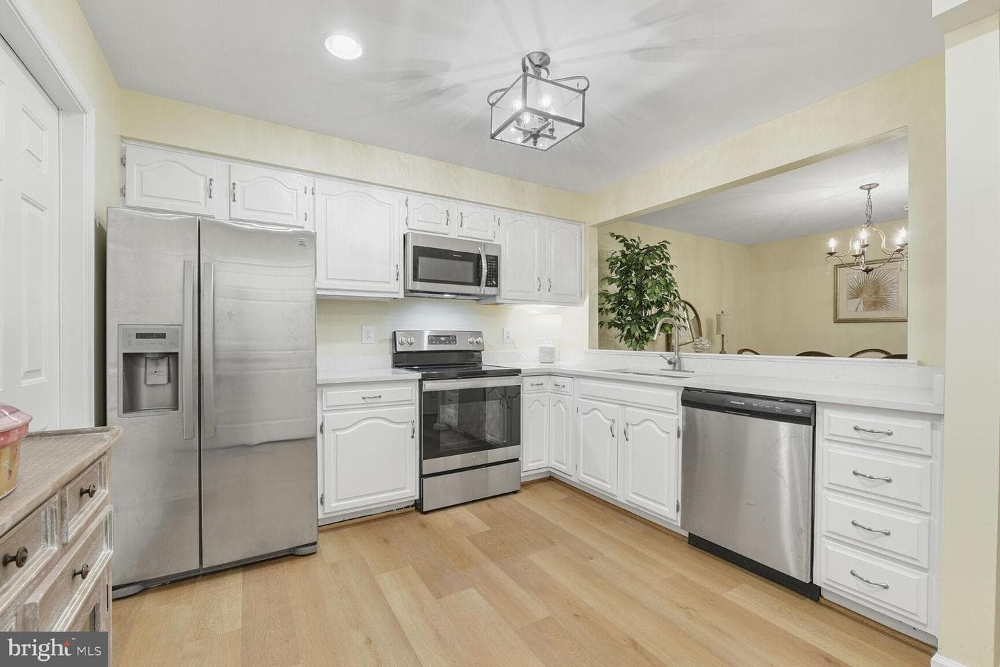 5810 Linden Square Court photo 16