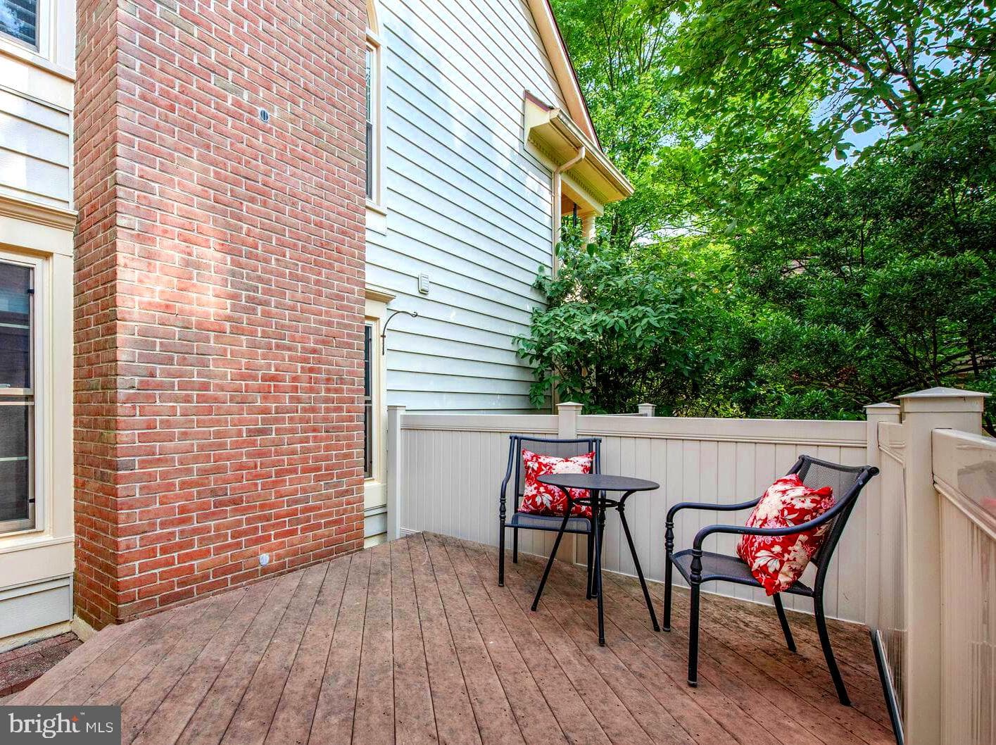5810 Linden Square Court photo 18