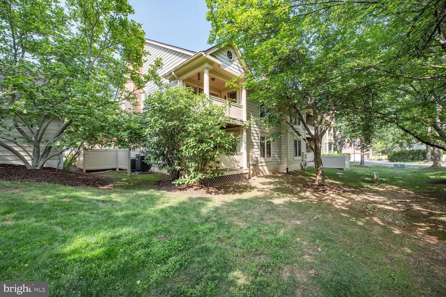 5810 Linden Square Court photo 27