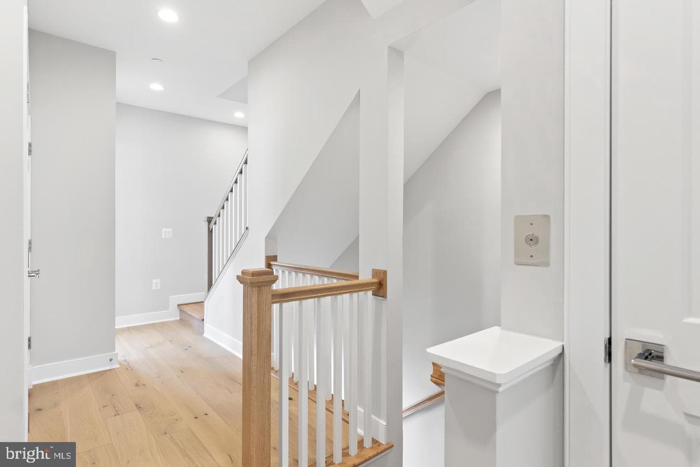 10302 Grosvenor Place photo 21