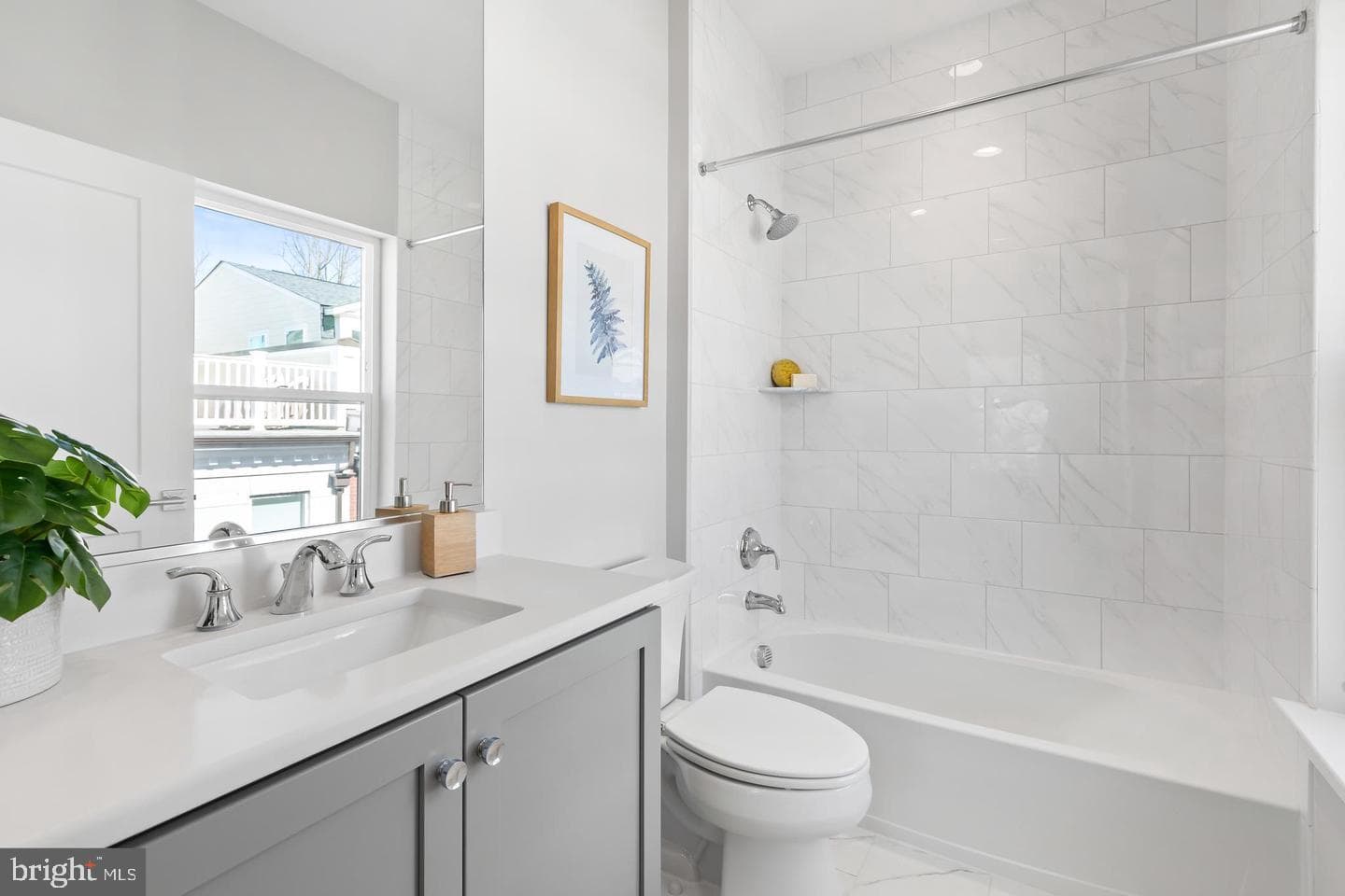 10302 Grosvenor Place photo 27