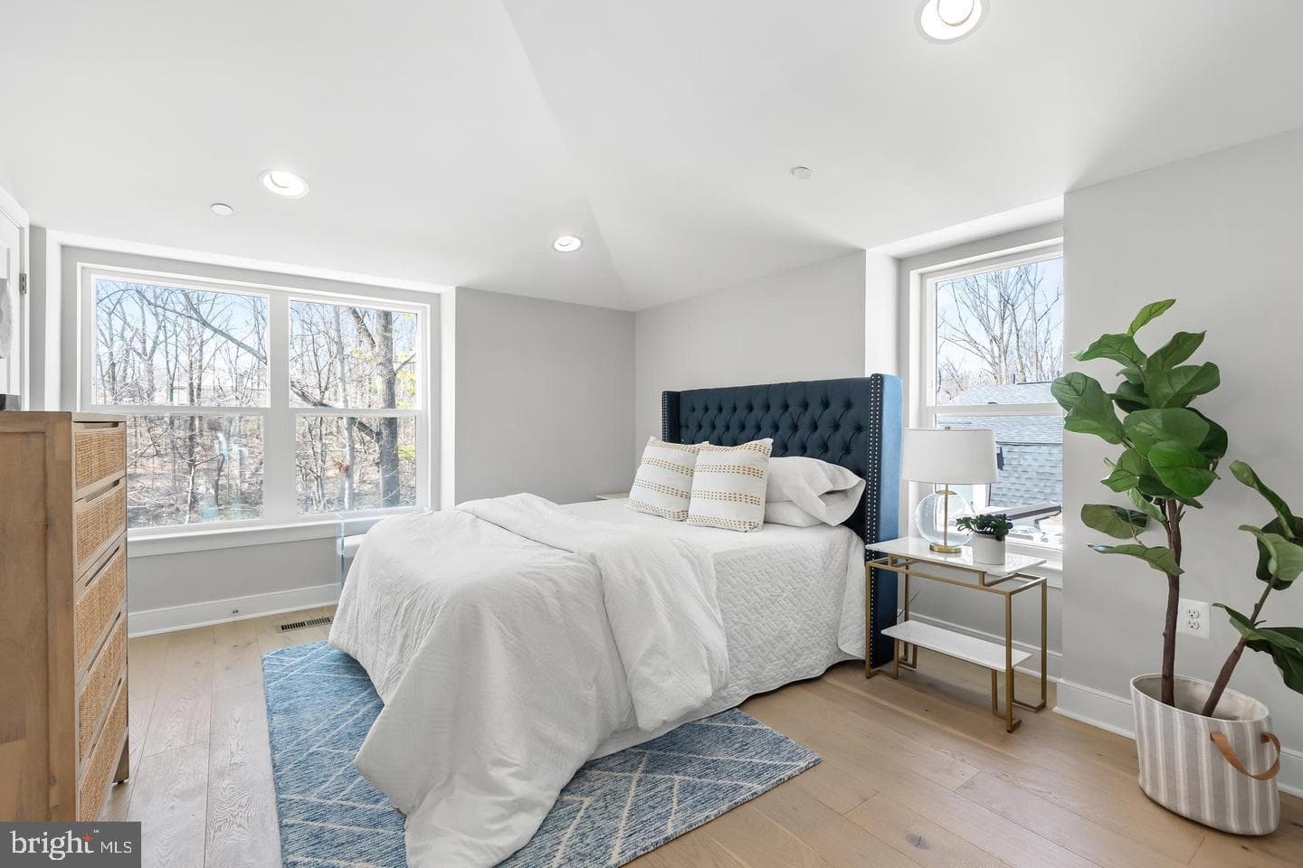 10302 Grosvenor Place photo 31