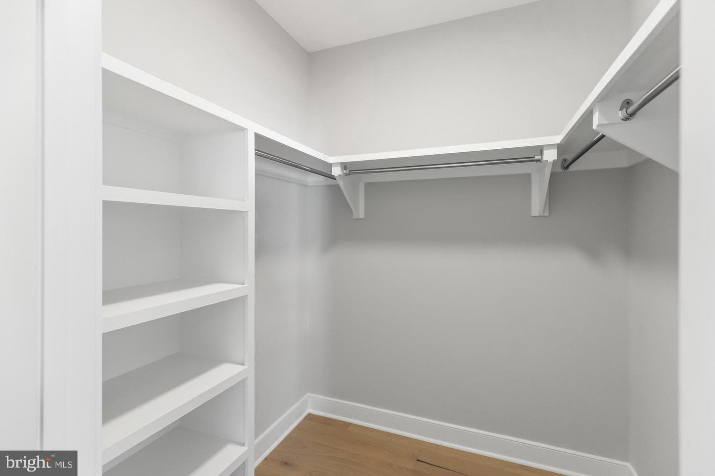 10302 Grosvenor Place photo 35