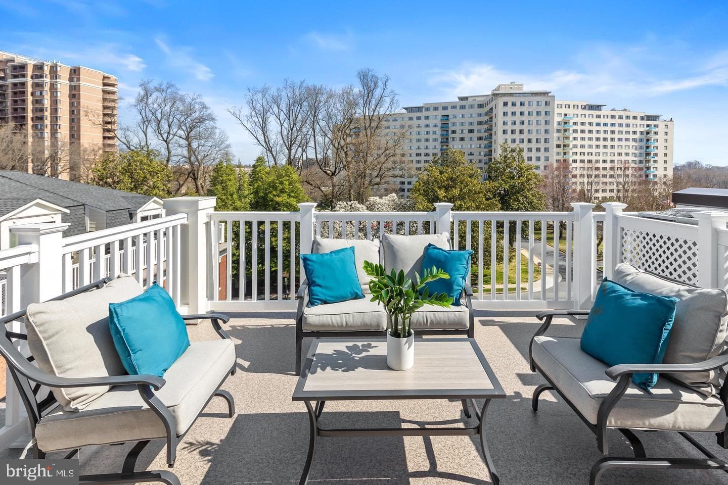 10302 Grosvenor Place photo 36