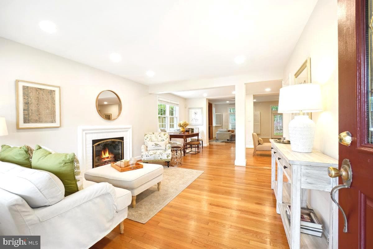 8610 Melwood Road photo 5