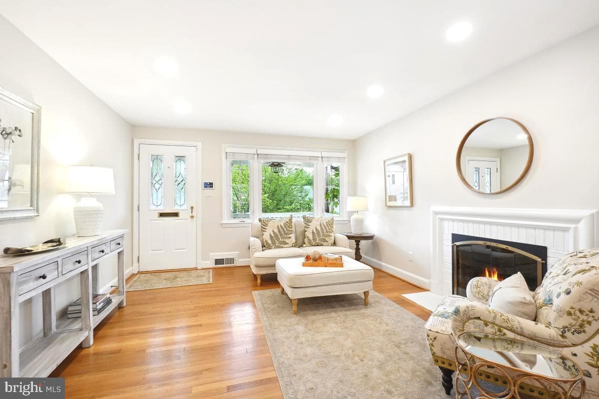 8610 Melwood Road photo 6