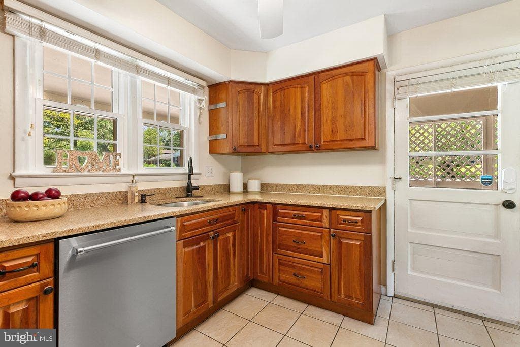 201 Mowbray Road photo 12