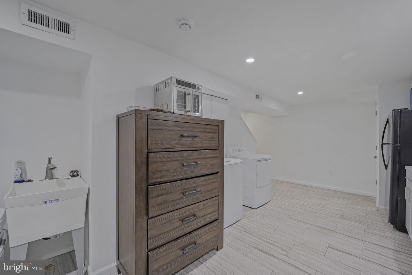 203 Nelson Street photo 32