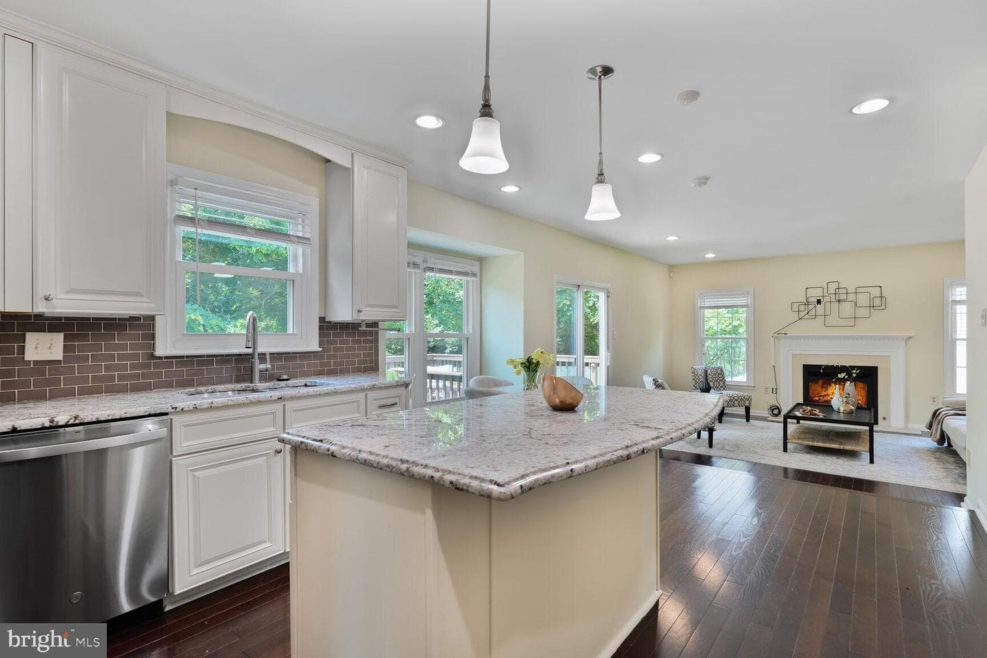 3817 Woodridge Avenue photo 9