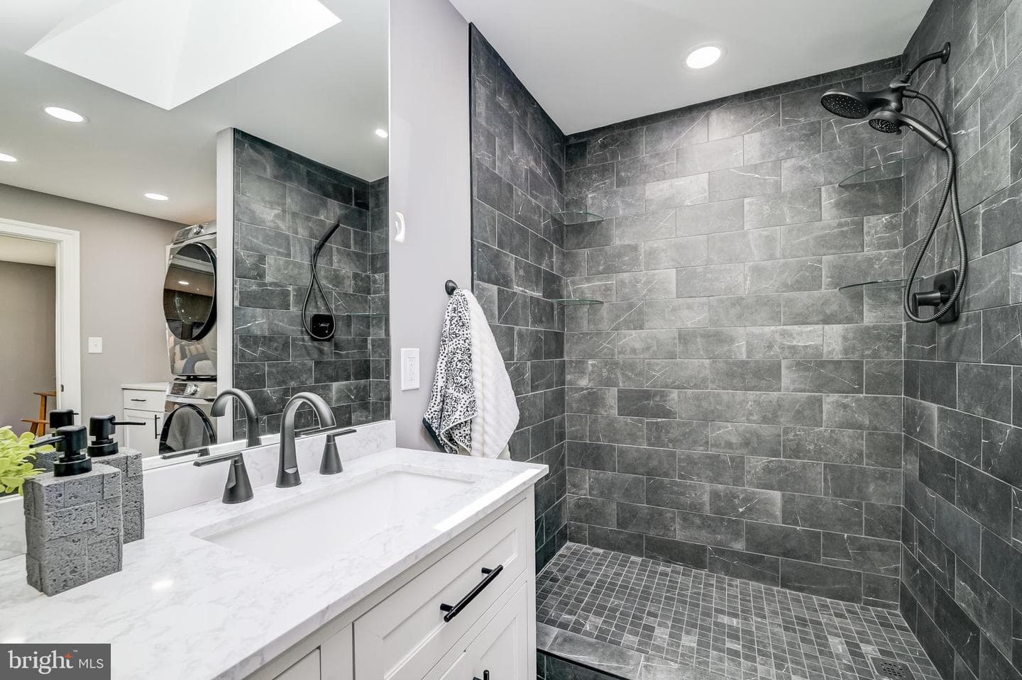 21020 Peach Tree Road photo 32