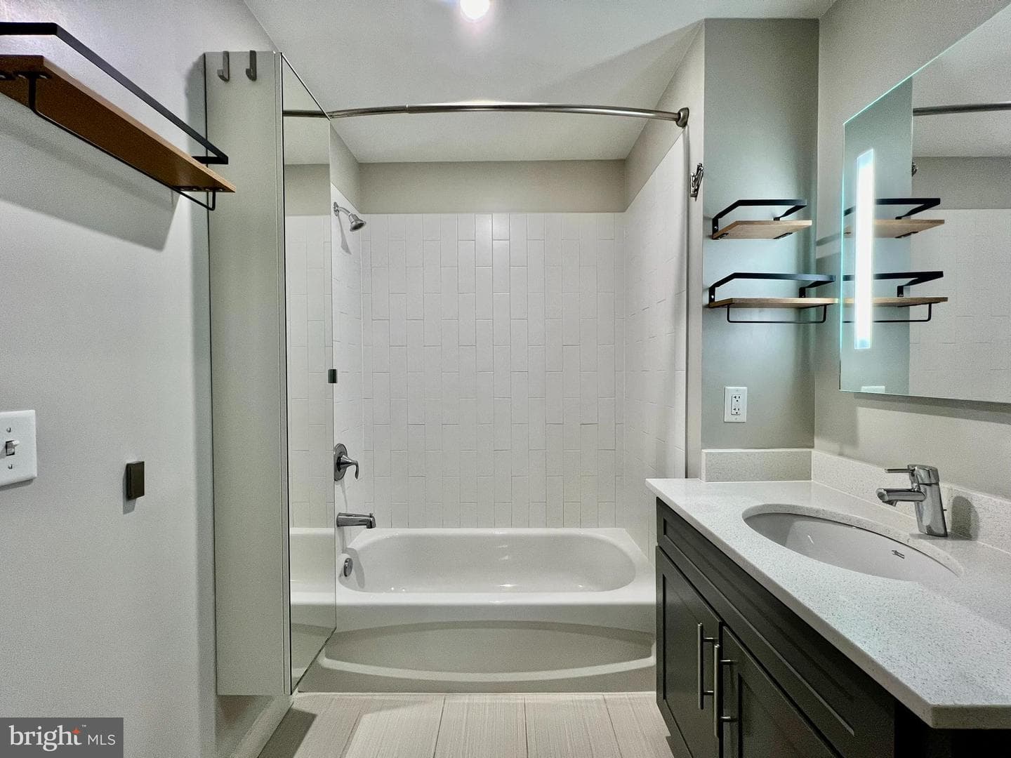 1320 Fenwick Lane #808 photo 19
