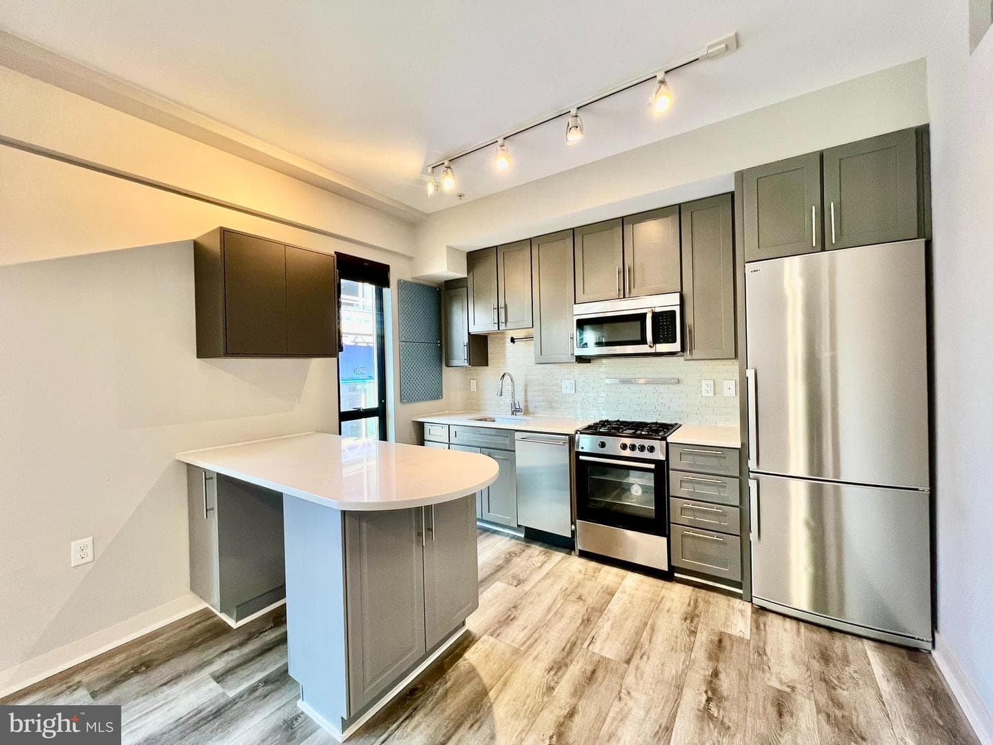1320 Fenwick Lane #808 photo 8