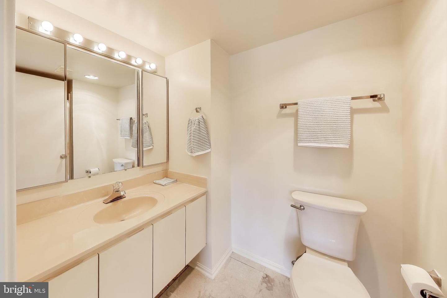 15100 Interlachen Drive #115 photo 31