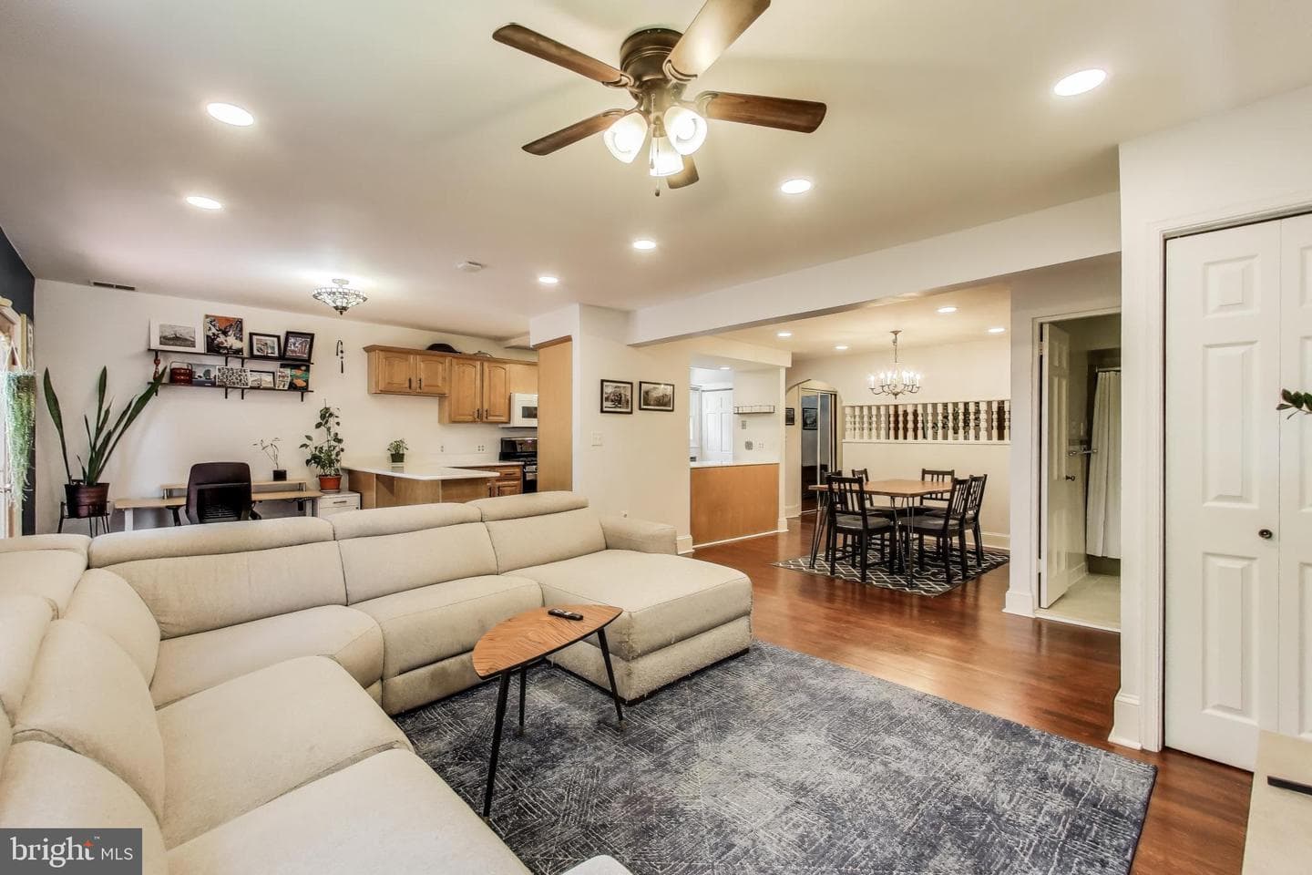 805 Islington Street photo 16