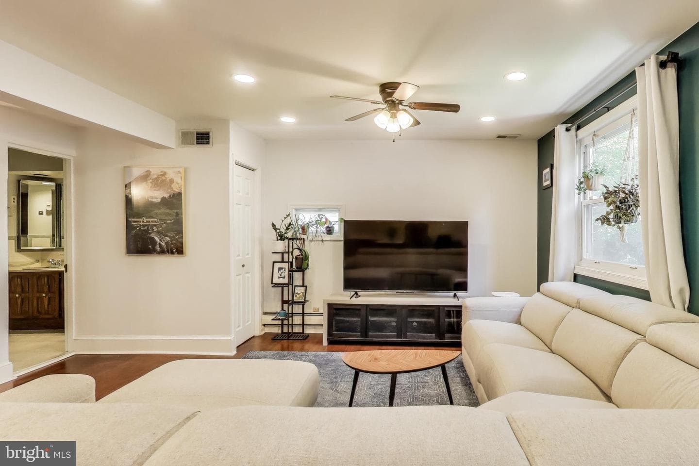 805 Islington Street photo 18