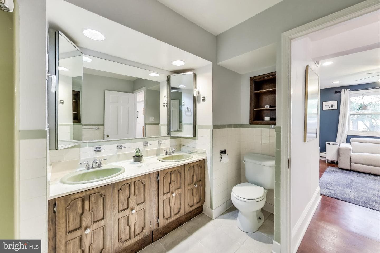 805 Islington Street photo 21