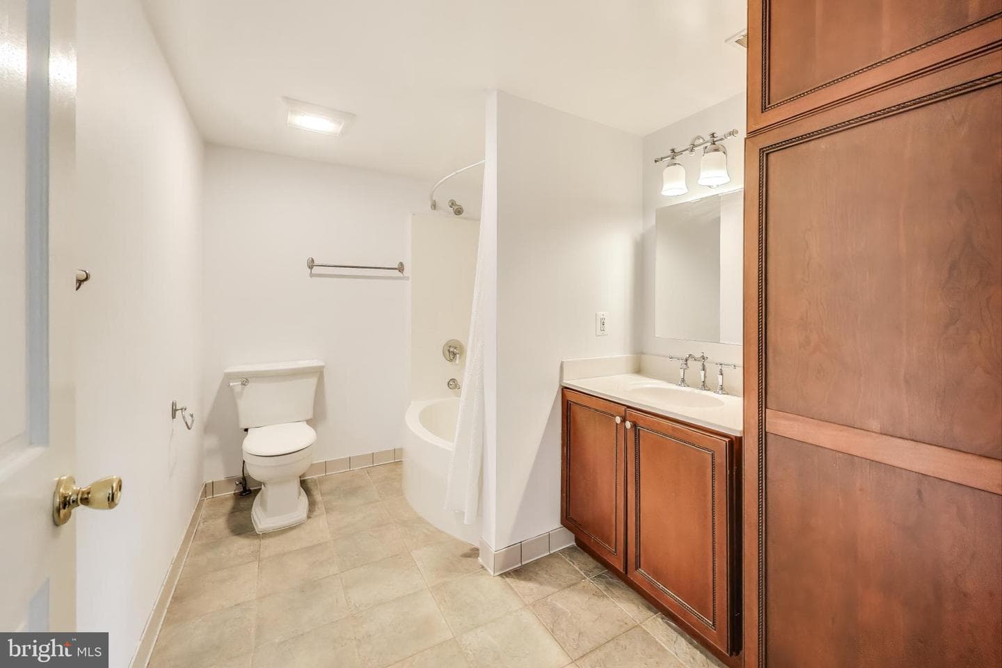 805 Islington Street photo 30