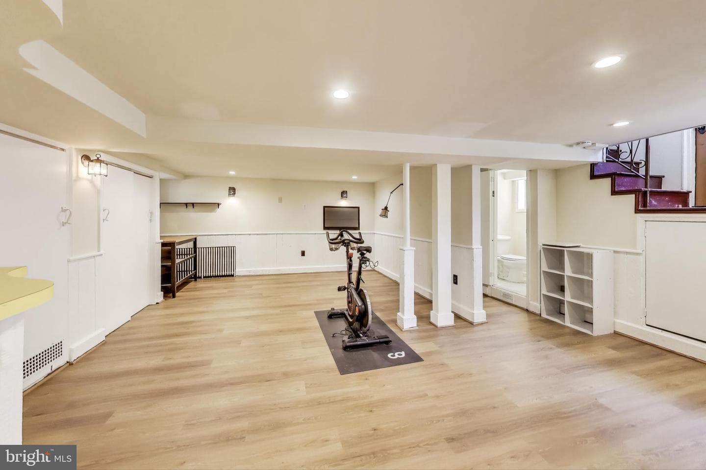 805 Islington Street photo 37