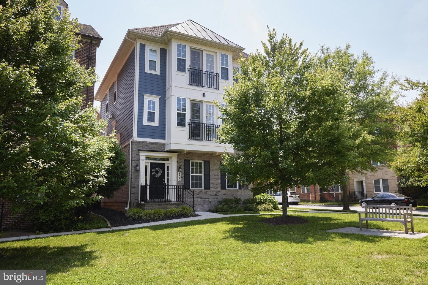 400 Blue Flax Place photo 2