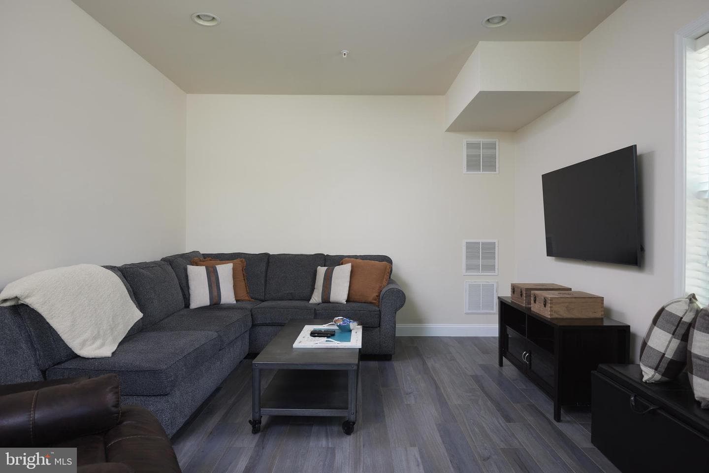 400 Blue Flax Place photo 6