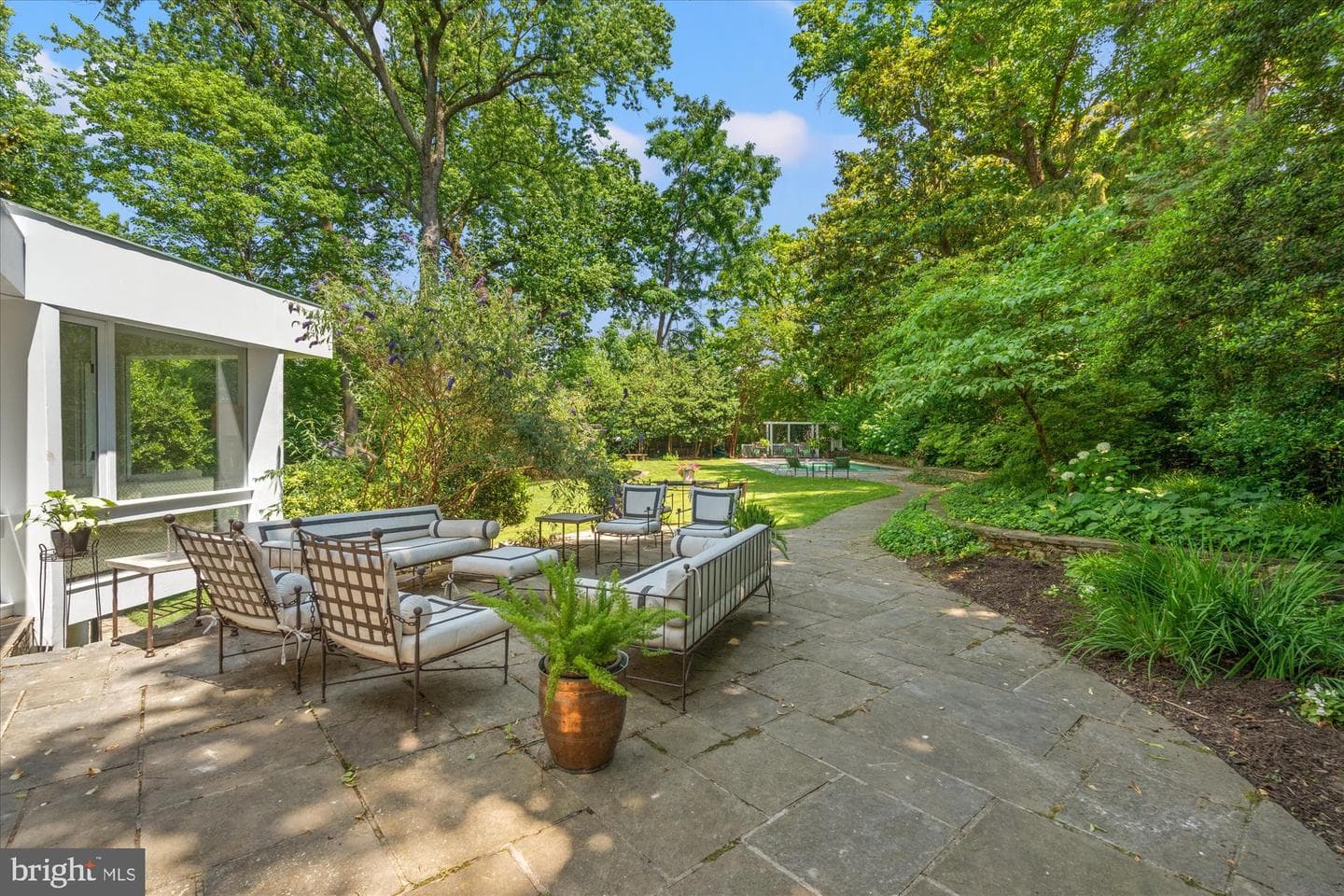 8519 Longfellow Place photo 4